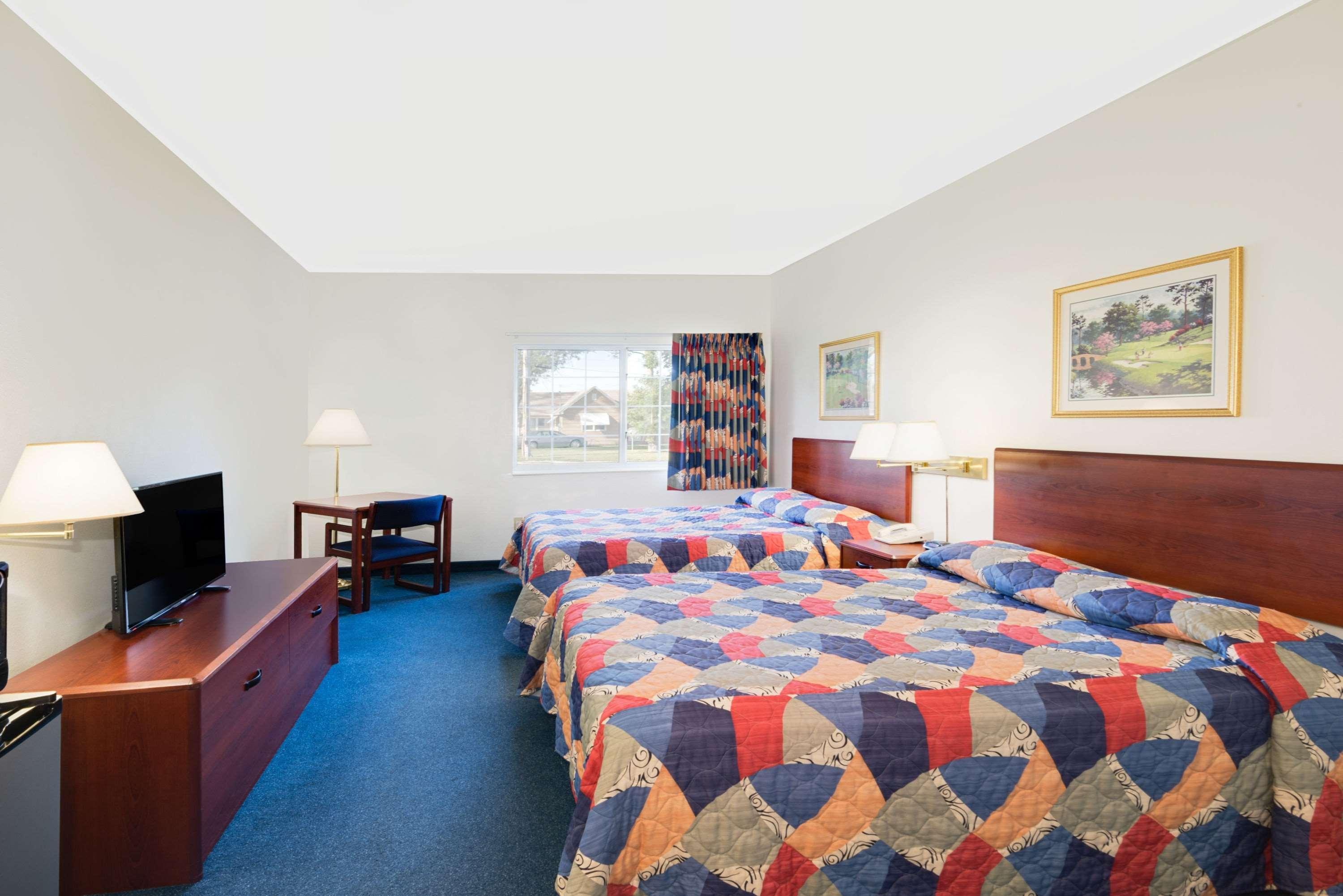 Super 8 By Wyndham Emmetsburg Hotel Exterior photo