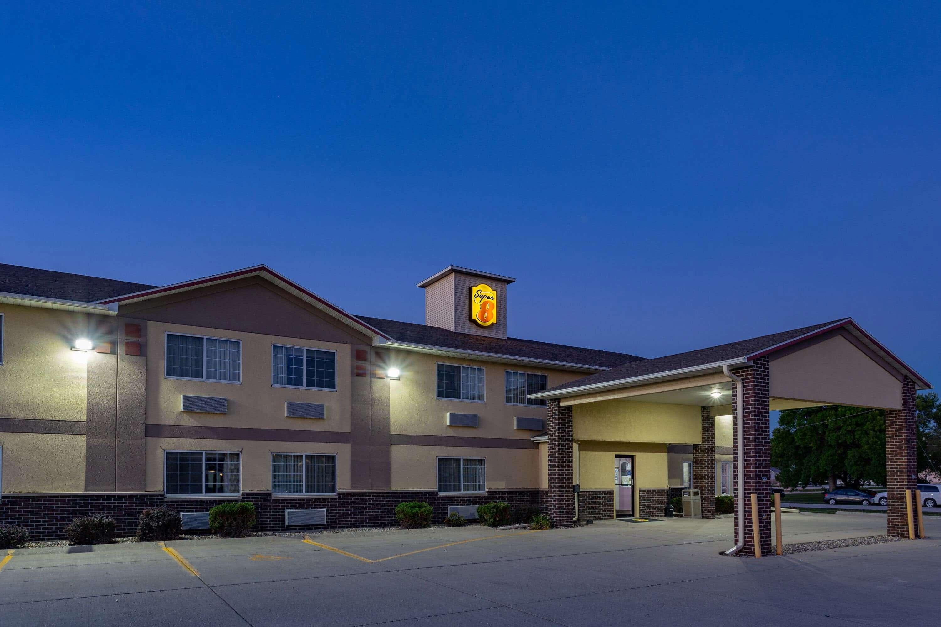Super 8 By Wyndham Emmetsburg Hotel Exterior photo
