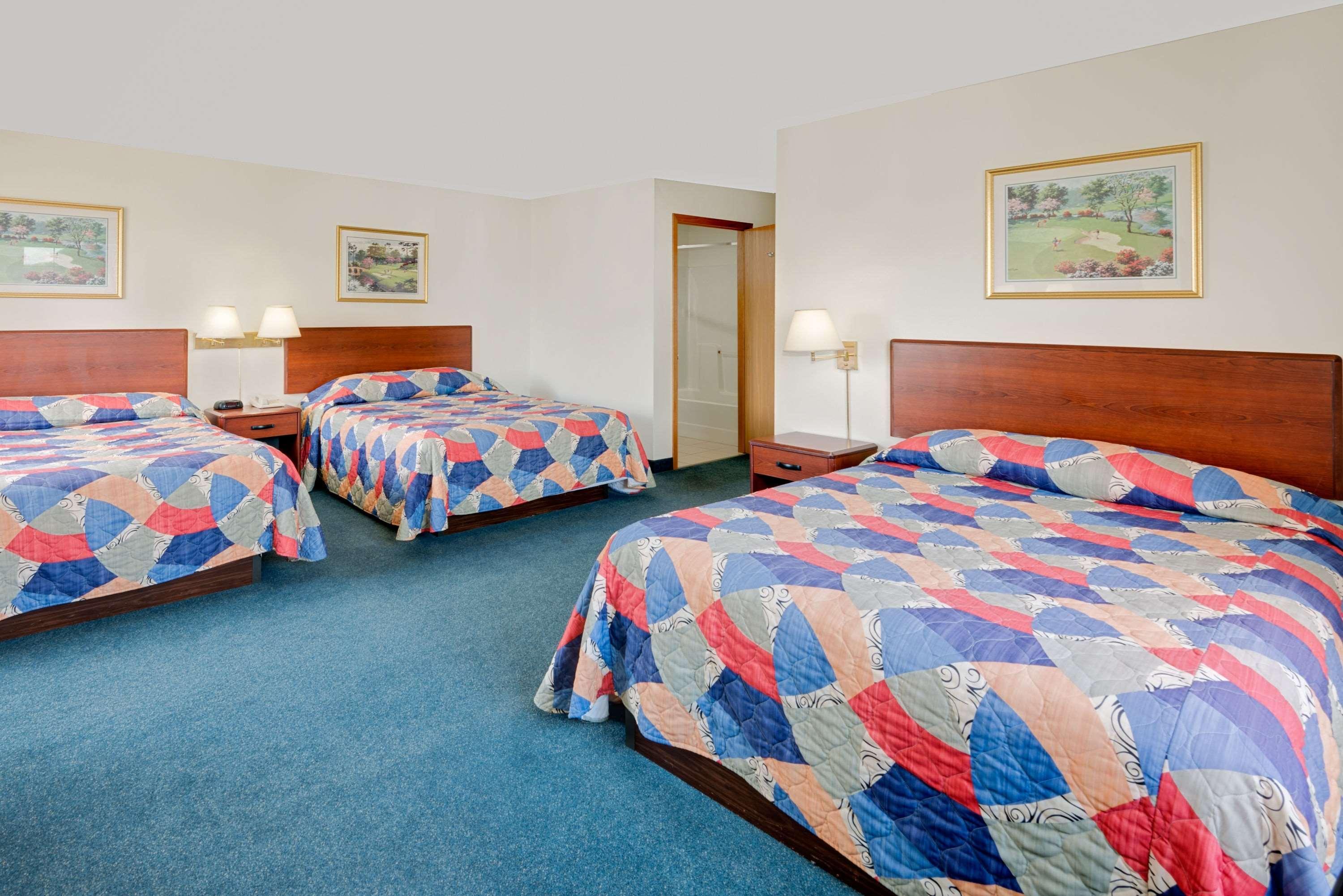 Super 8 By Wyndham Emmetsburg Hotel Exterior photo
