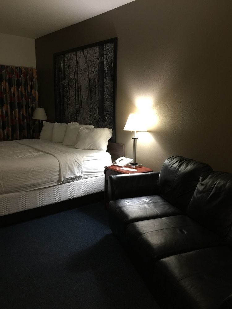 Super 8 By Wyndham Emmetsburg Hotel Exterior photo